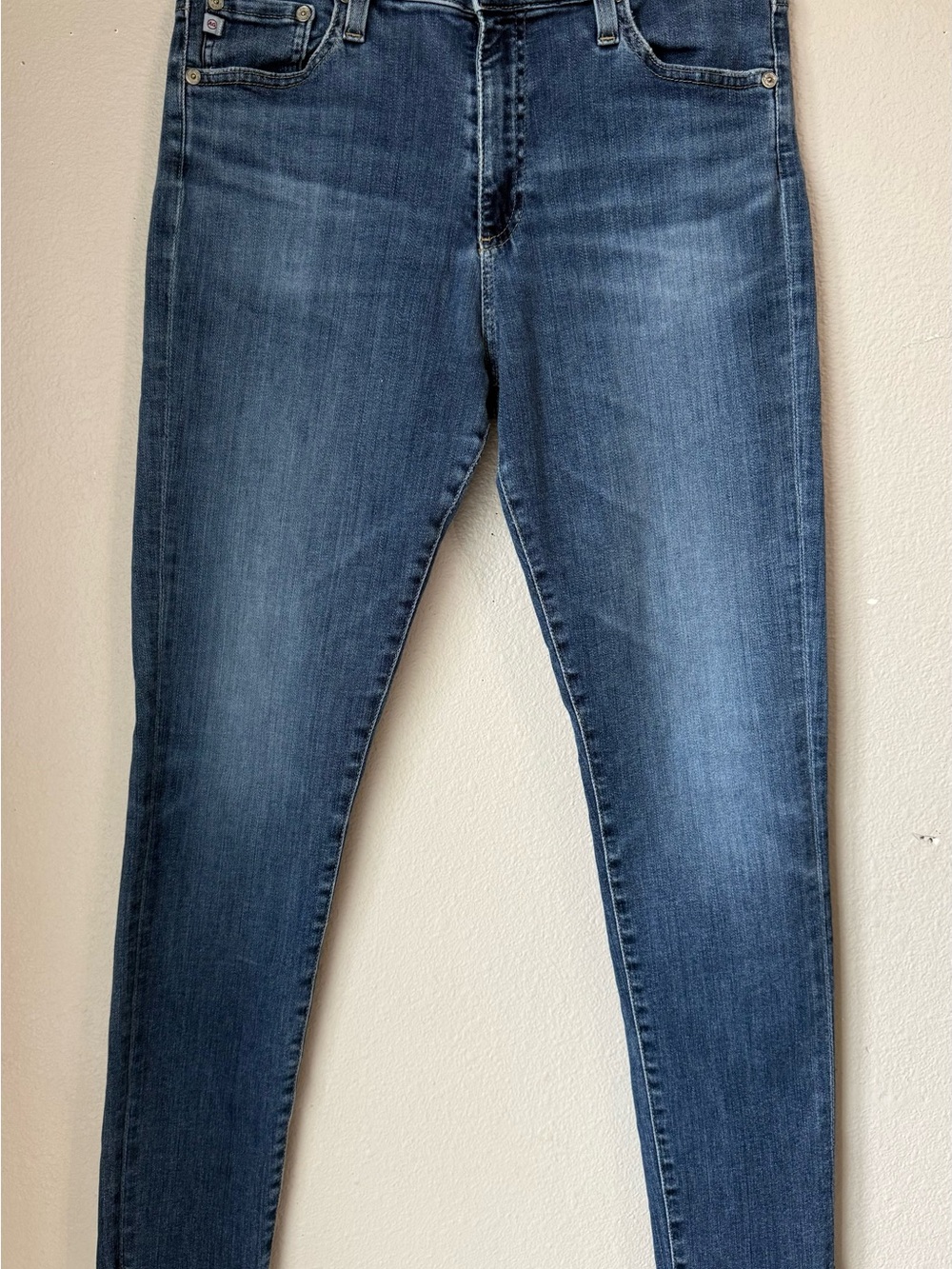 AG Adriano Goldschmied Denim Mid-Rise Skinny Jegging Womens Size 29R Raw Hem